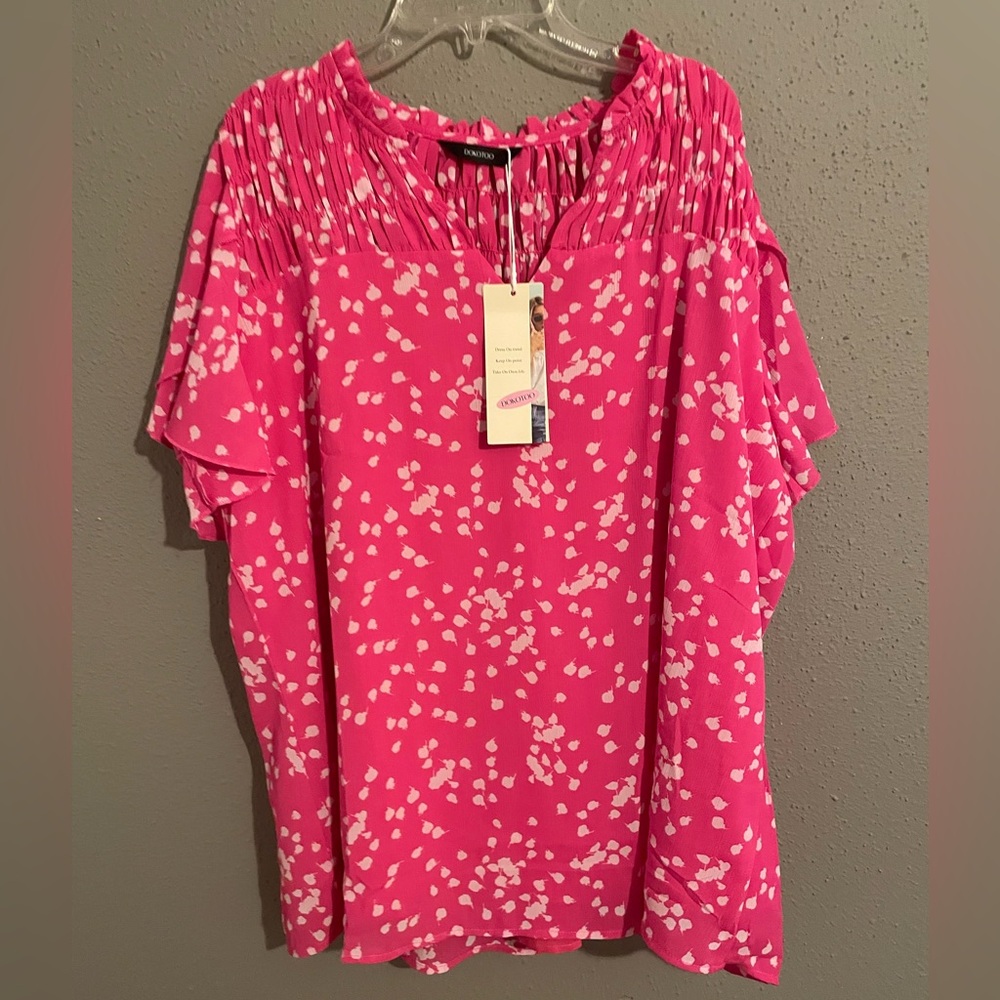 Women’s Dokotoo Pink Blouse. Size XL. New with tags.